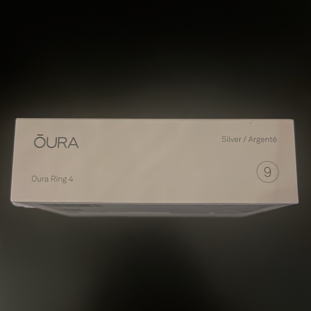 Oura Ring 4 - Silver - Picture 2 of 5